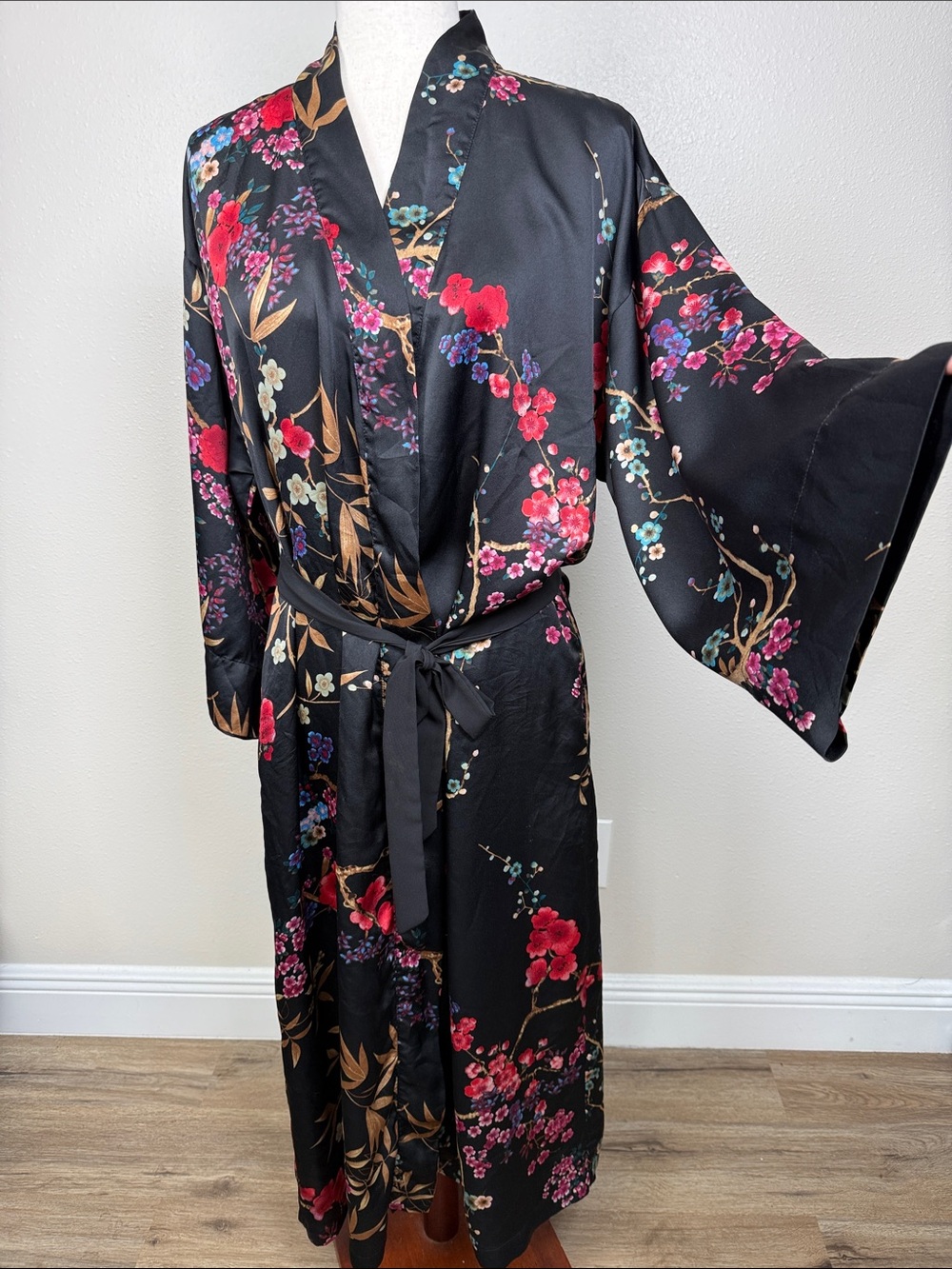 Natori Asian Floral Long Robe M Black Pockets Tie Waist Kimono Lounge Flaws Read